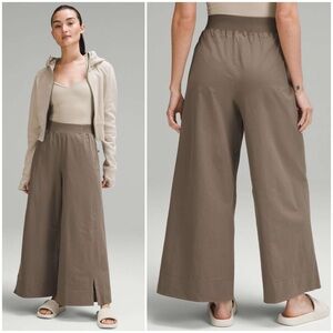 Lululemon Stretch Woven Wide-Leg High-Rise Crop Pants in Nomad Size XL